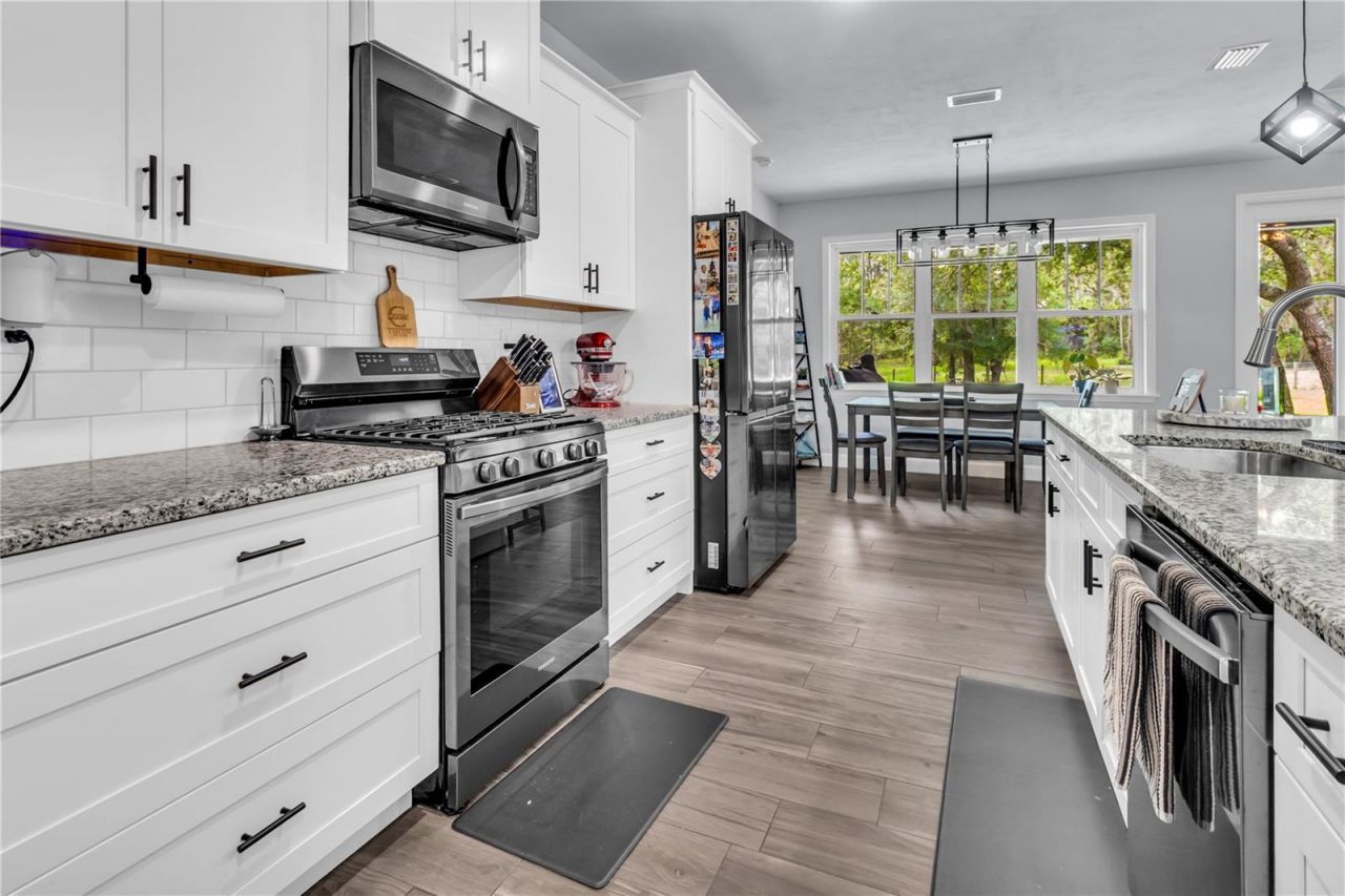 8069 NE 8th Place , High Springs, FL 32643 Photo