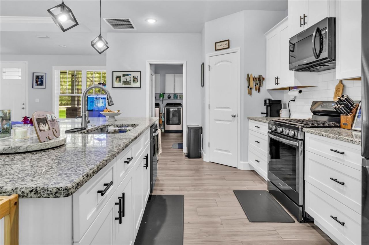 8069 NE 8th Place , High Springs, FL 32643 Photo
