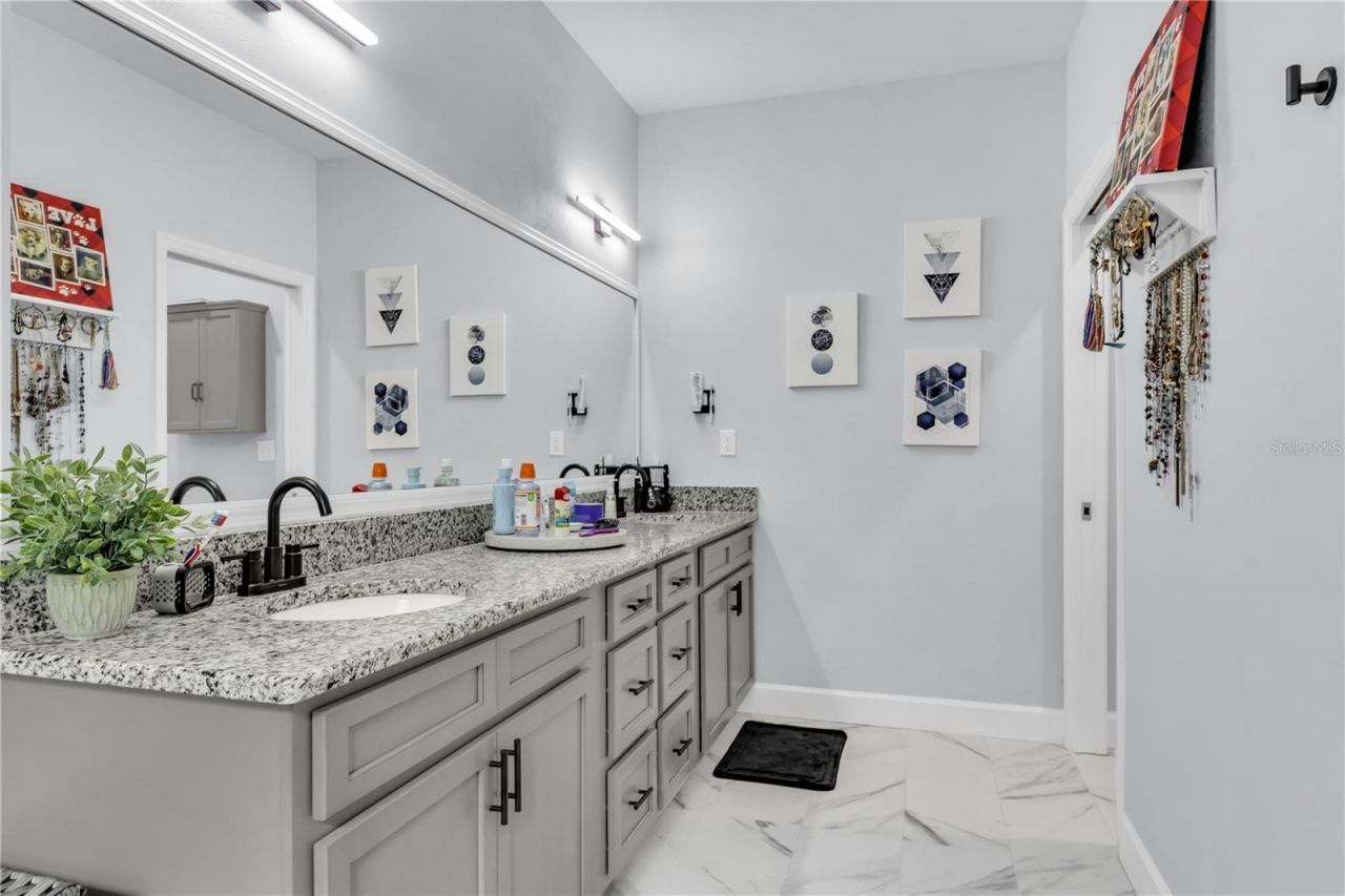 8069 NE 8th Place , High Springs, FL 32643 Photo