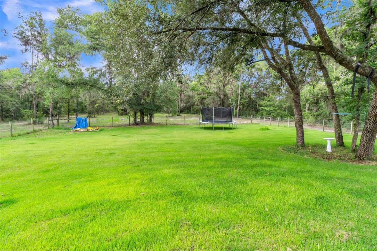 8069 NE 8th Place , High Springs, FL 32643 Photo