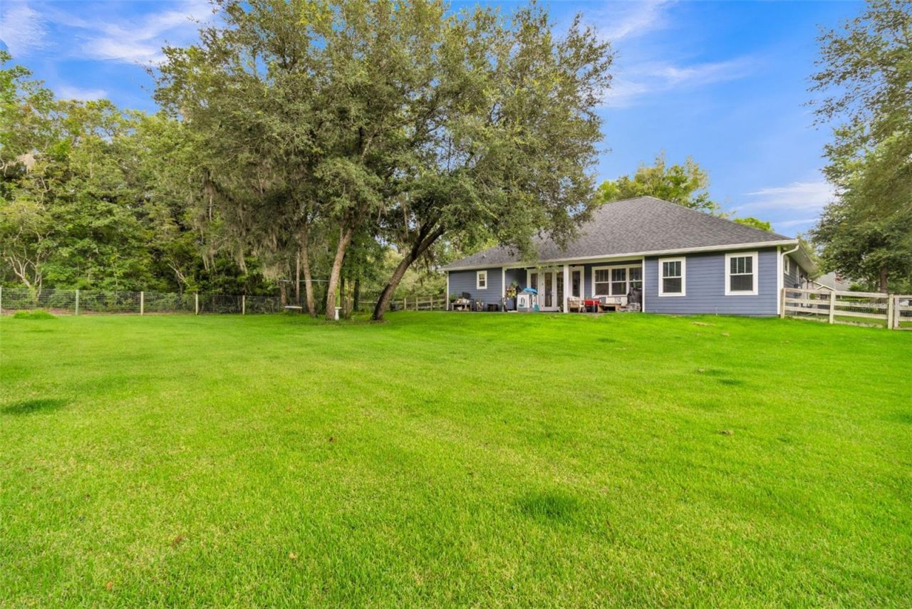 8069 NE 8th Place , High Springs, FL 32643 Photo