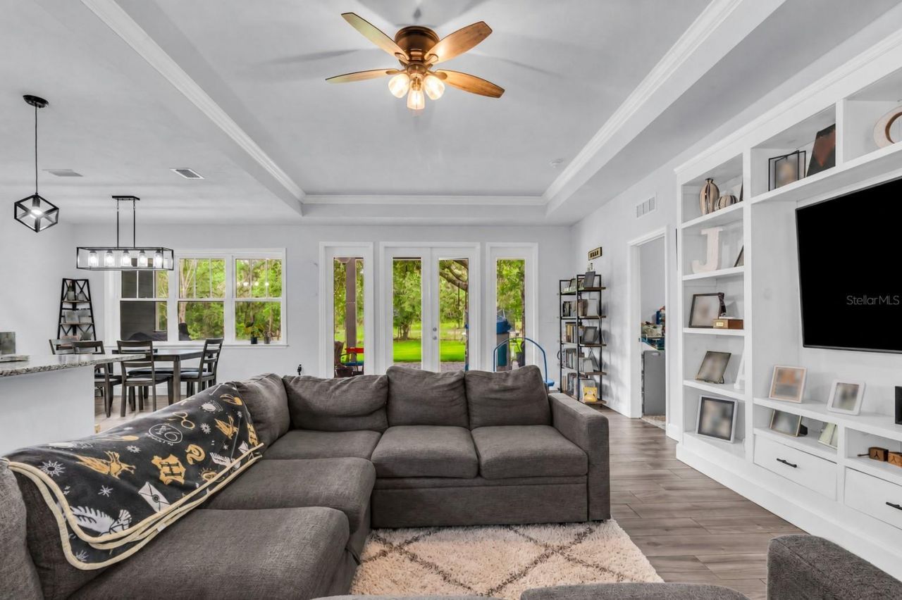 8069 NE 8th Place , High Springs, FL 32643 Photo
