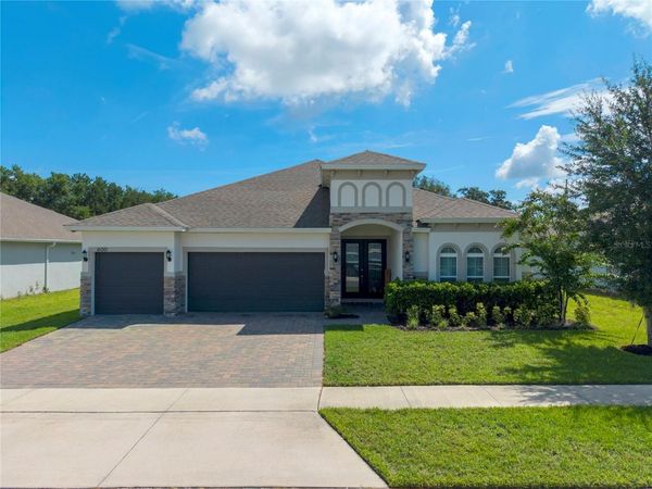 600 AVILA PLACE , HOWEY IN THE HILLS, FL 34737