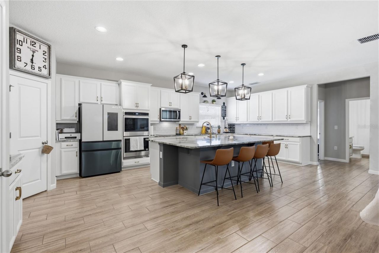 600 Avila Place , Howey in the Hills, FL 34737 Photo
