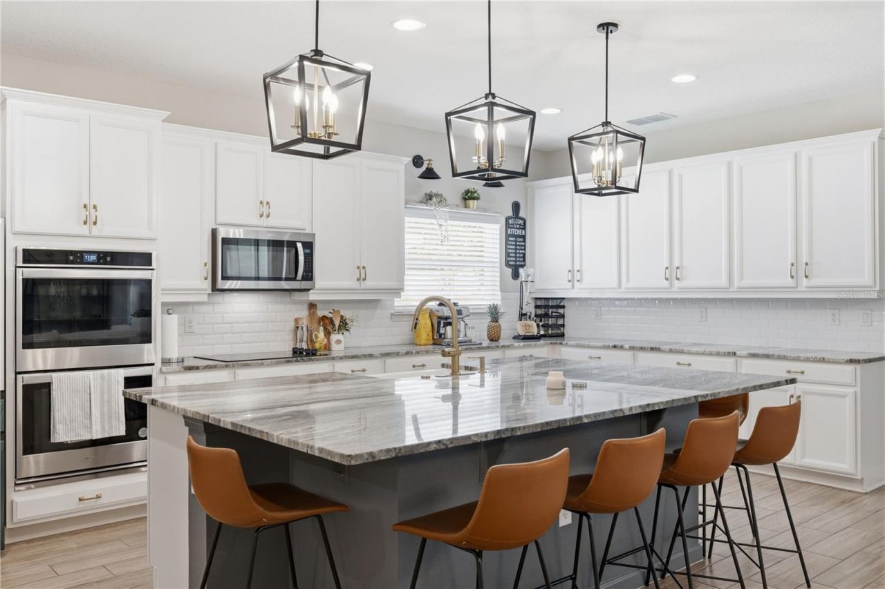 600 Avila Place , Howey in the Hills, FL 34737 Photo