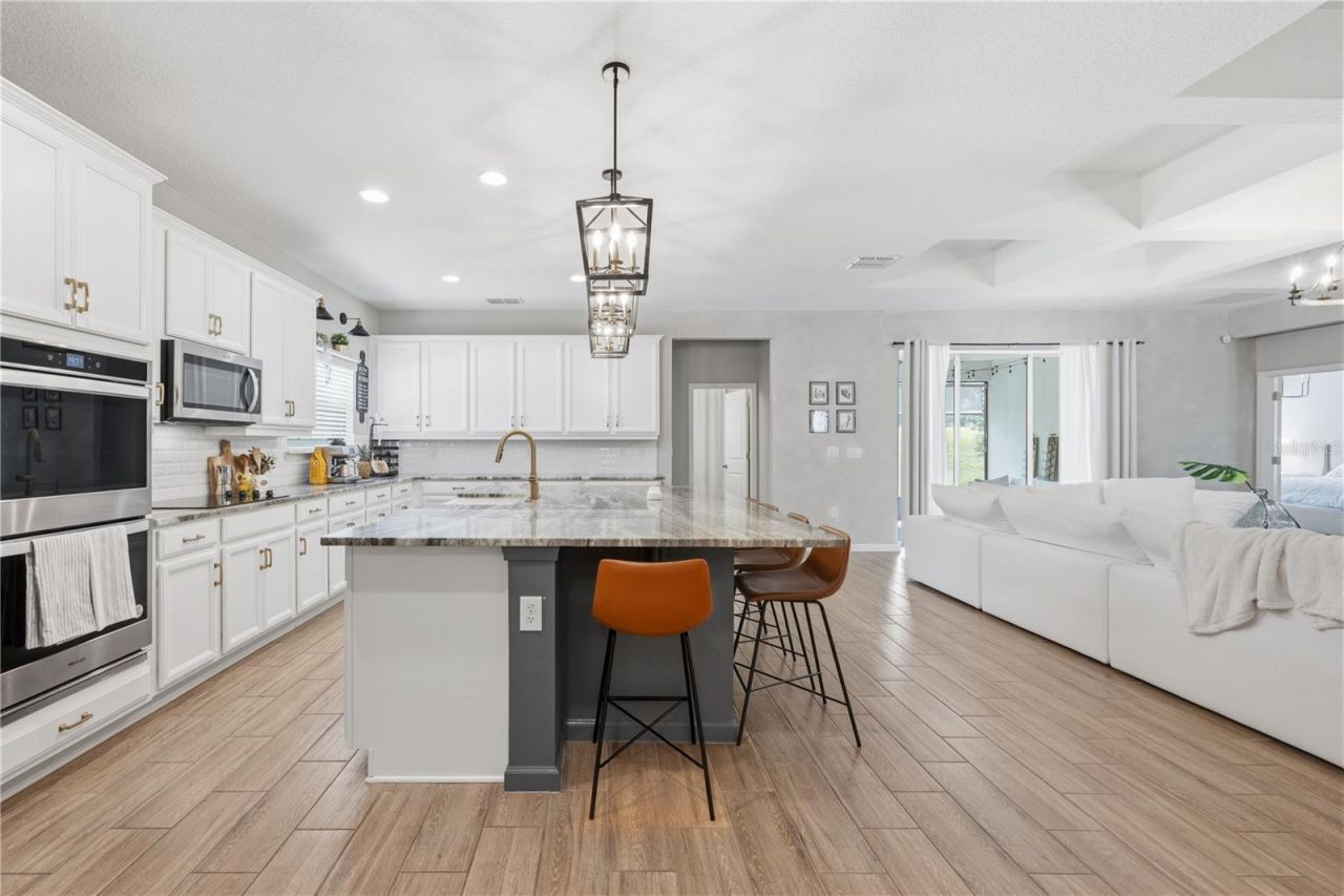 600 Avila Place , Howey in the Hills, FL 34737 Photo