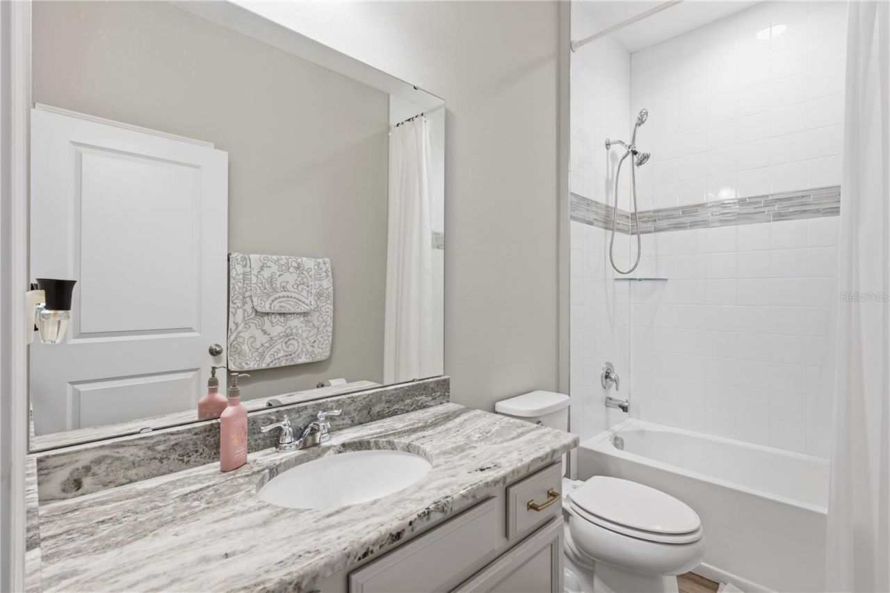 600 Avila Place , Howey in the Hills, FL 34737 Photo