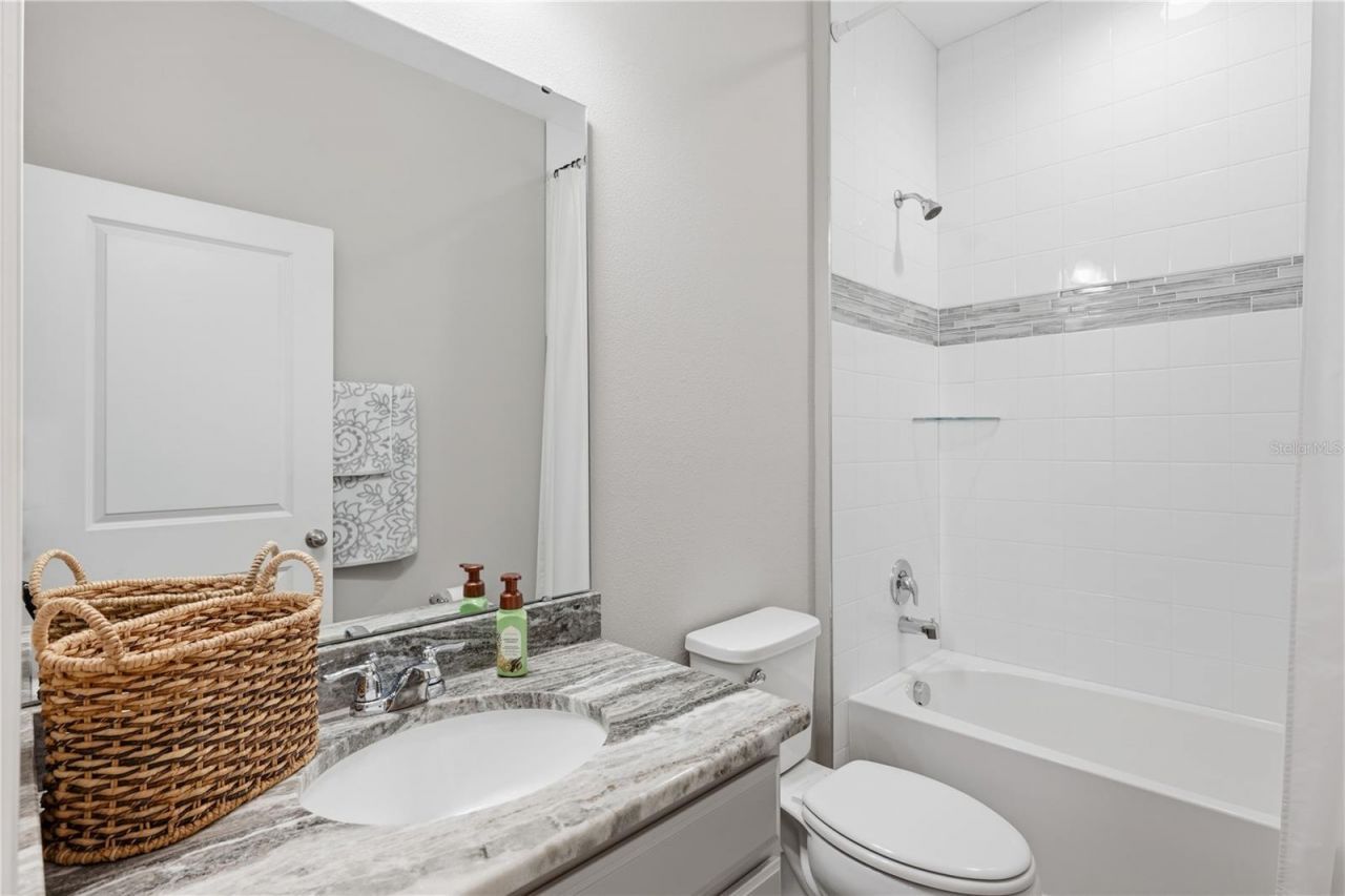 600 Avila Place , Howey in the Hills, FL 34737 Photo