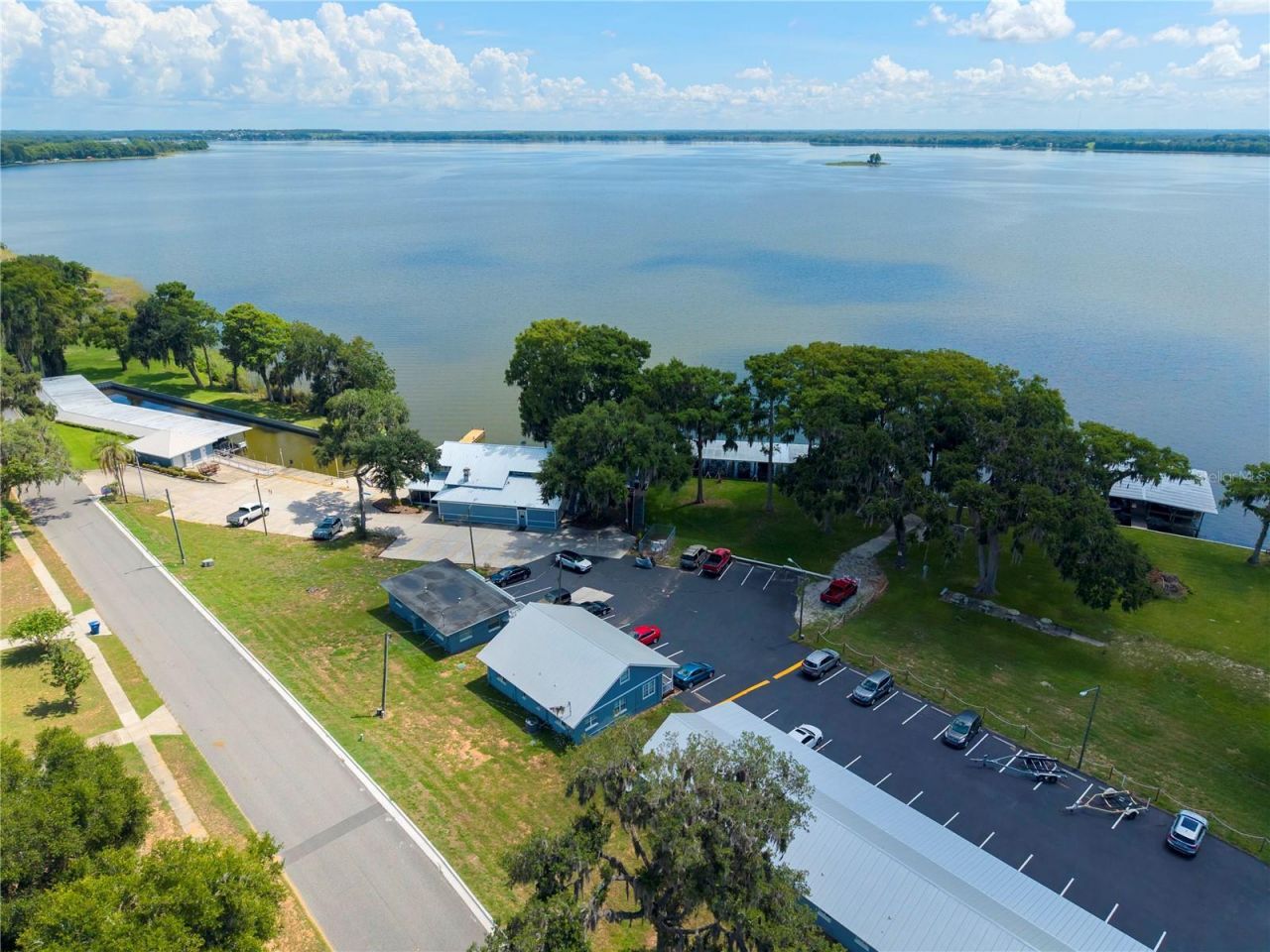 600 Avila Place , Howey in the Hills, FL 34737 Photo