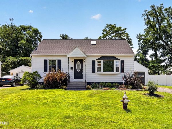 11 Old Myers Drive, Albany, NY 12205