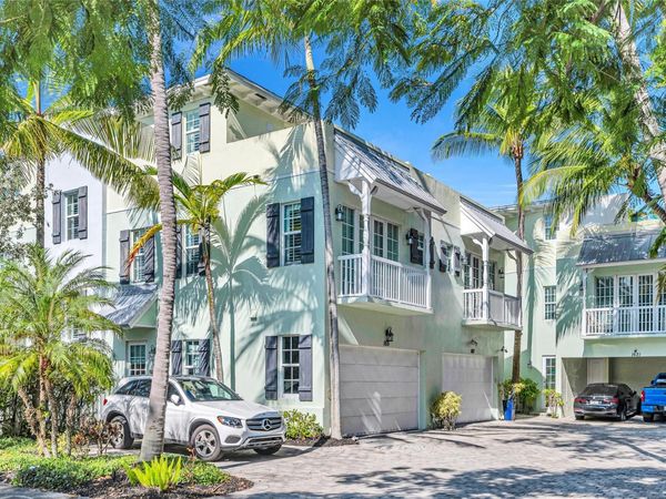 1617 NE 2ND Court, Fort Lauderdale, FL 33301