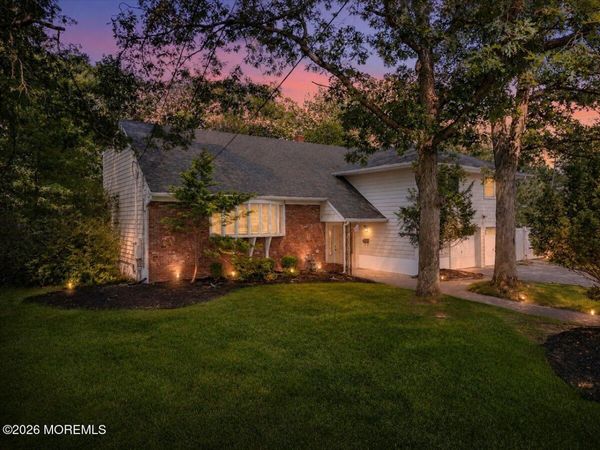 15 Moraine Road, Edison, NJ 08820