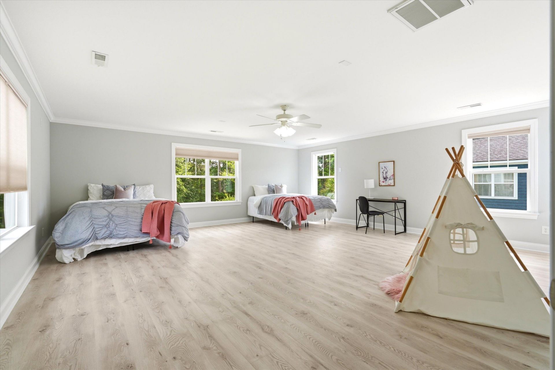 128 Red Leaf Boulevard Photo 27