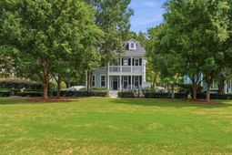 128 Red Leaf Boulevard photo 4