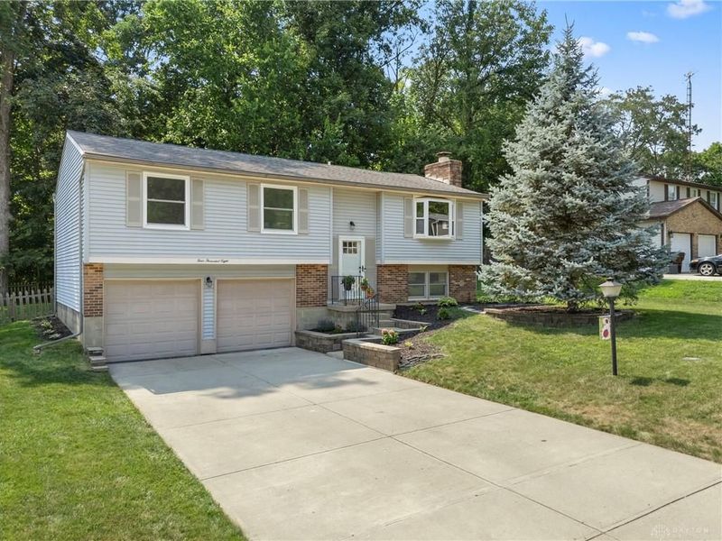 4008 Willow Run Drive, Beavercreek, OH 45430 Photo 2