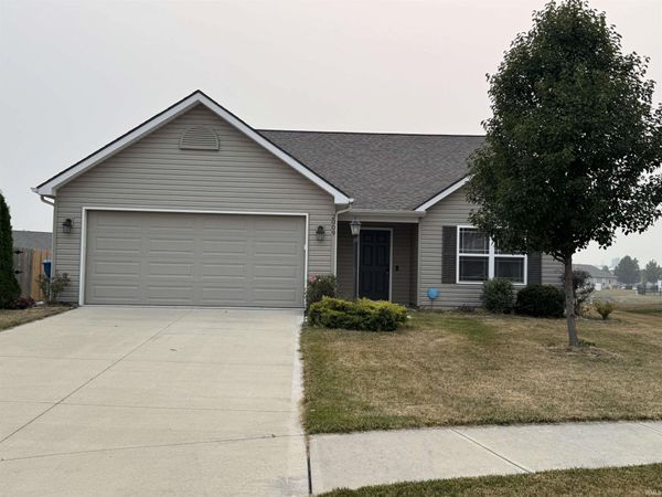 2009 Chandler Court, Auburn, IN 46706