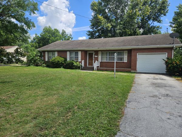 443 W County Street , Monett, MO 65708