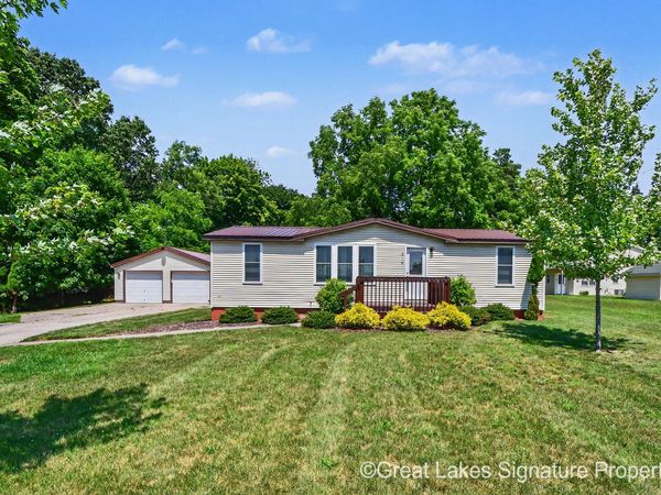 618 E Benton Street, Greenville, MI 48838
