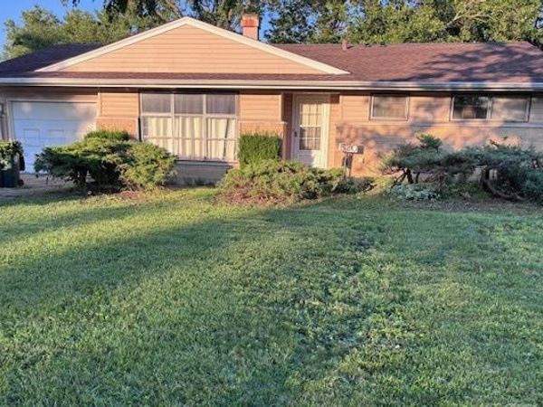 520 Edgewood Lane, Elk Grove Village, IL 60007