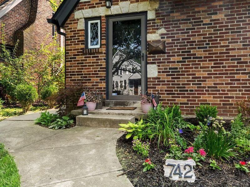 742 Montrose Avenue, Columbus, OH 43209 Photo 4