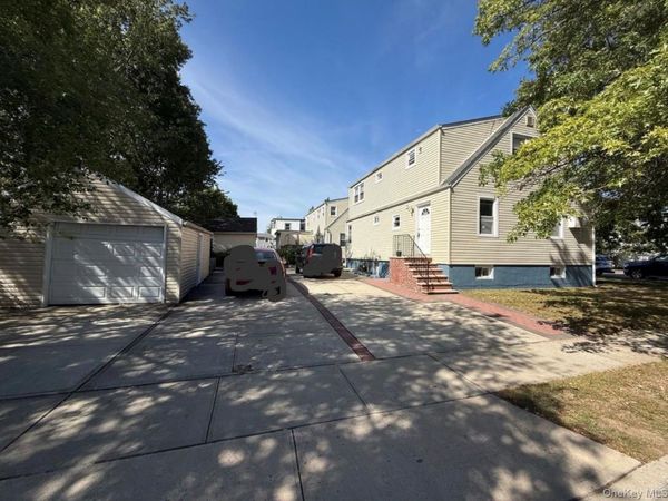 134 Scranton Avenue , Lynbrook, NY 11563