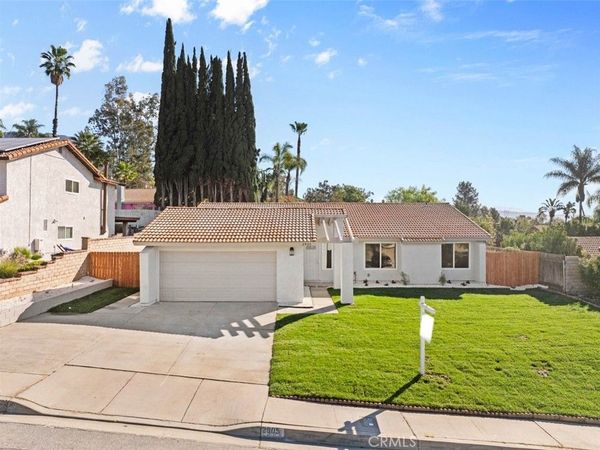 2905 Overland Court , Highland, CA 92346