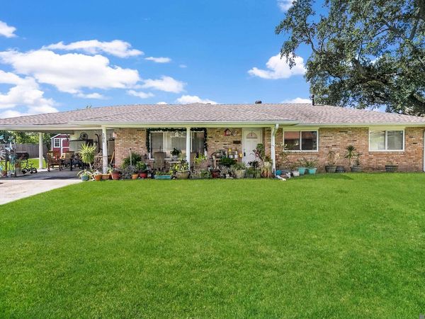612-614 S Alexander, Gonzales, LA 70737