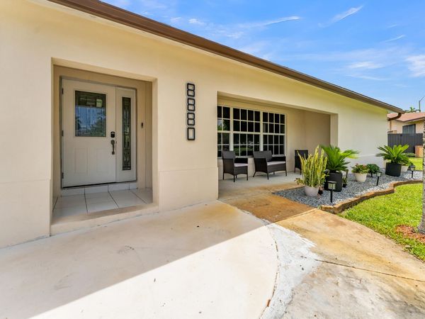 8880 NW 7TH Street, Pembroke Pines, FL 33024