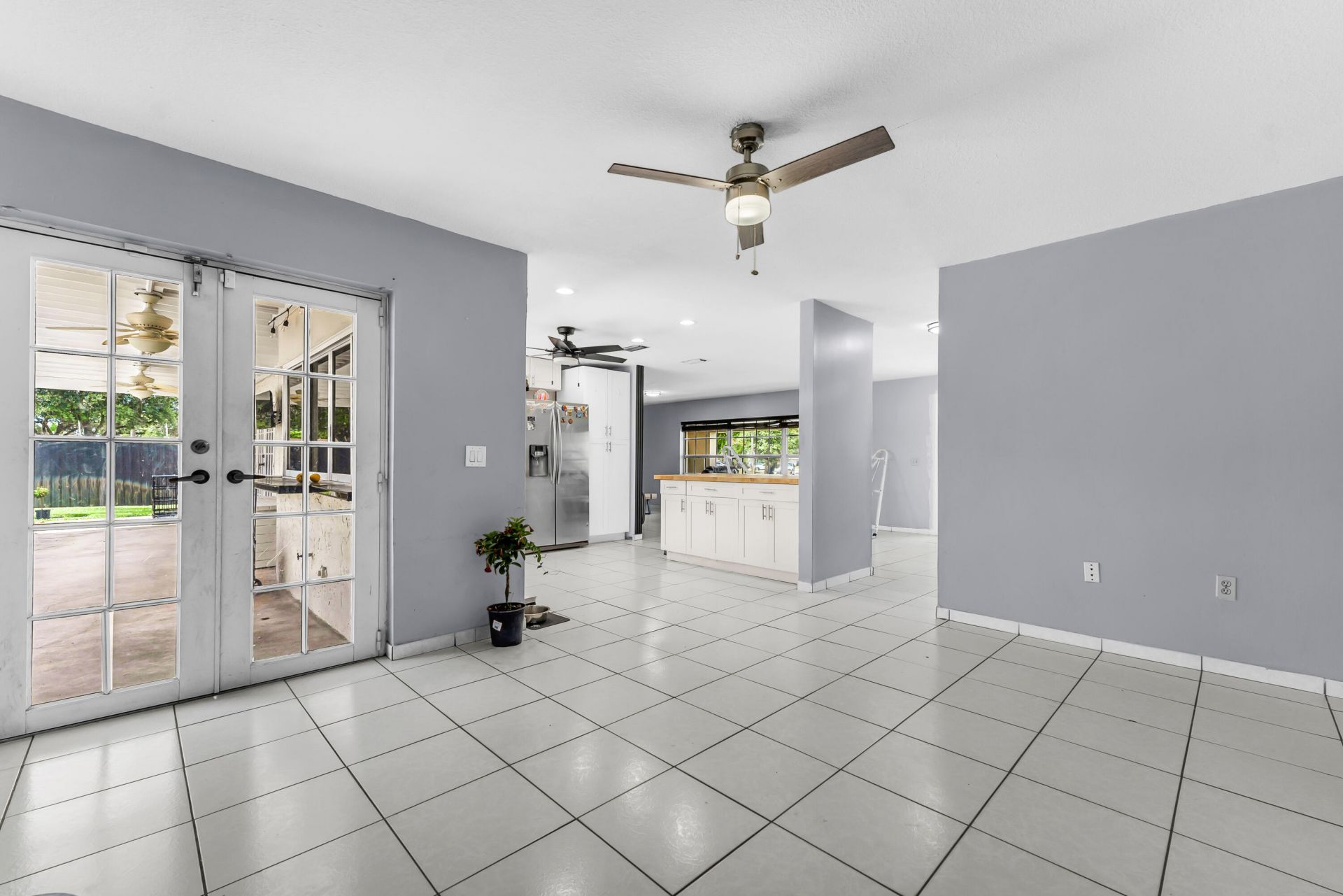 8880 NW 7th Street, Pembroke Pines, FL 33024 Photo
