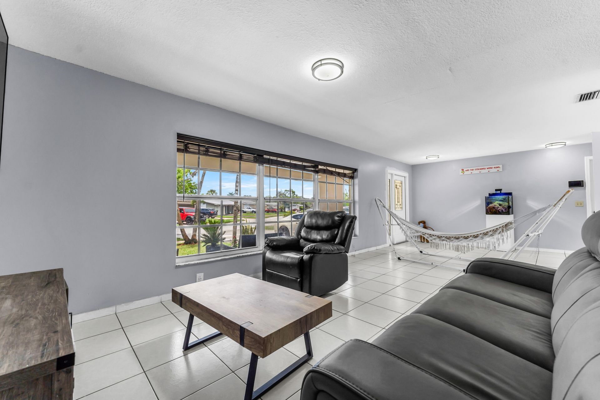 8880 NW 7th Street, Pembroke Pines, FL 33024 Photo