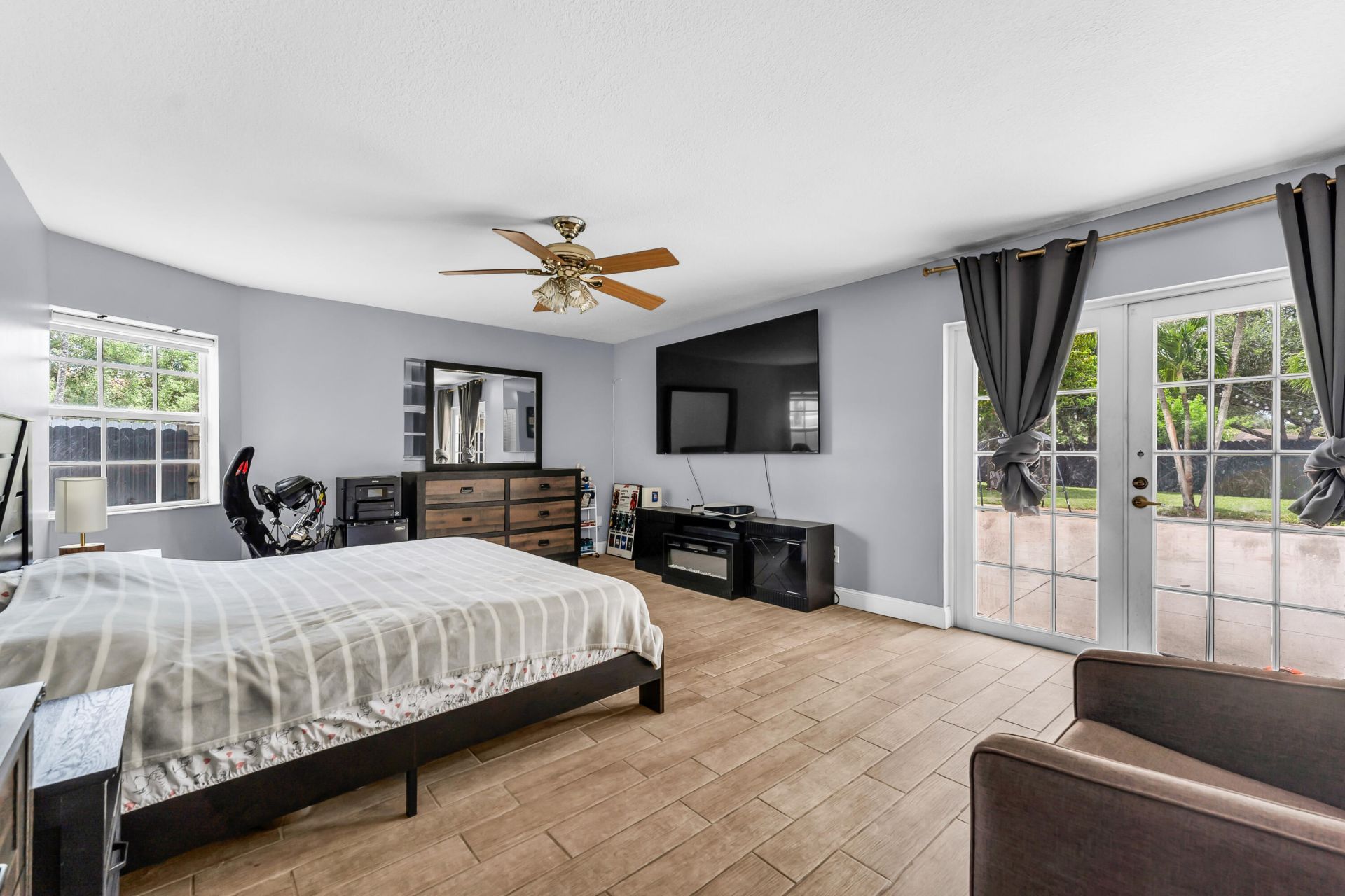 8880 NW 7th Street, Pembroke Pines, FL 33024 Photo