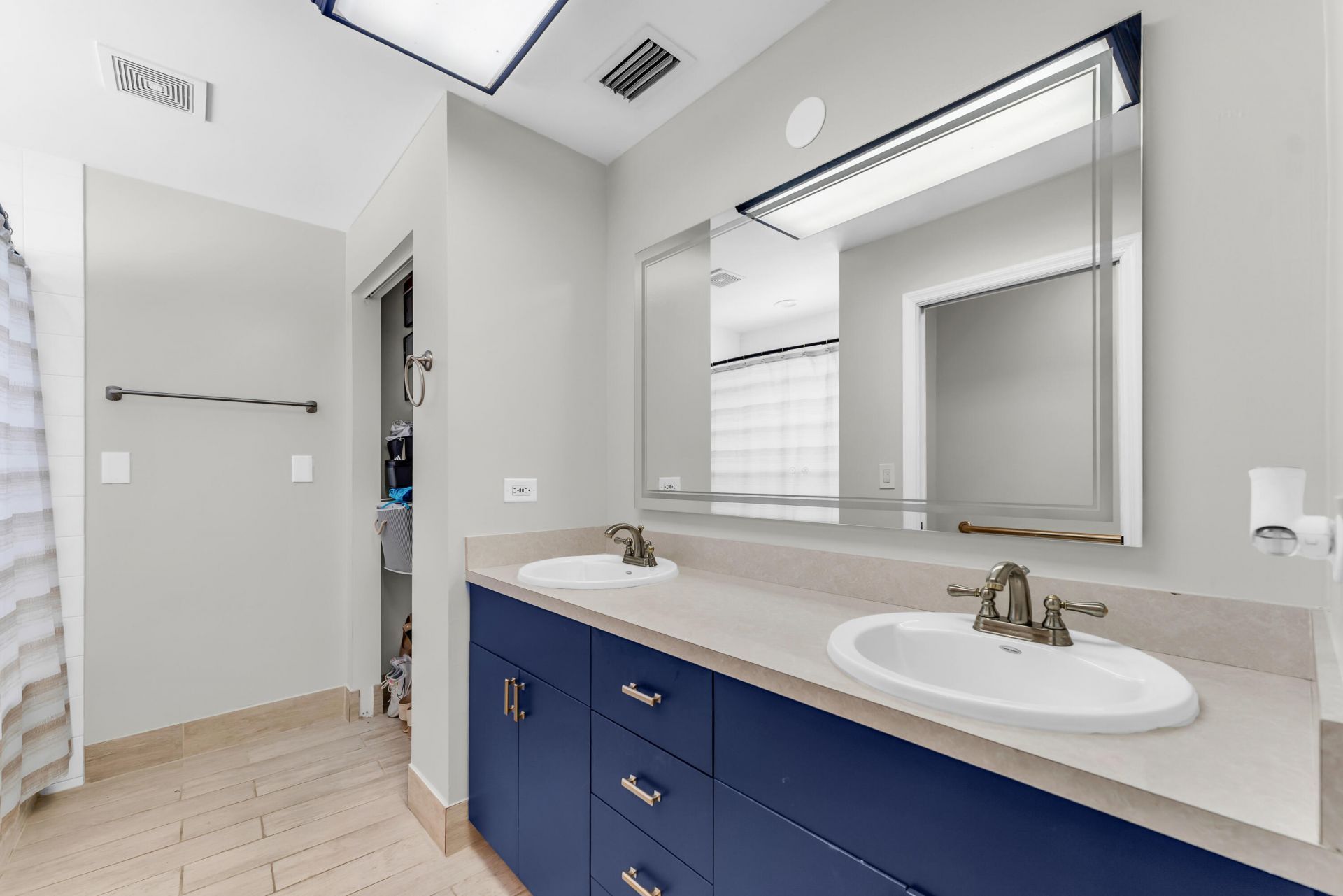 8880 NW 7th Street, Pembroke Pines, FL 33024 Photo