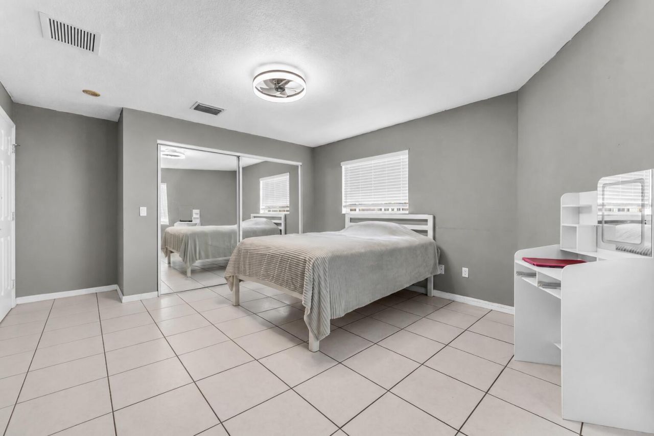 8880 NW 7th Street, Pembroke Pines, FL 33024 Photo