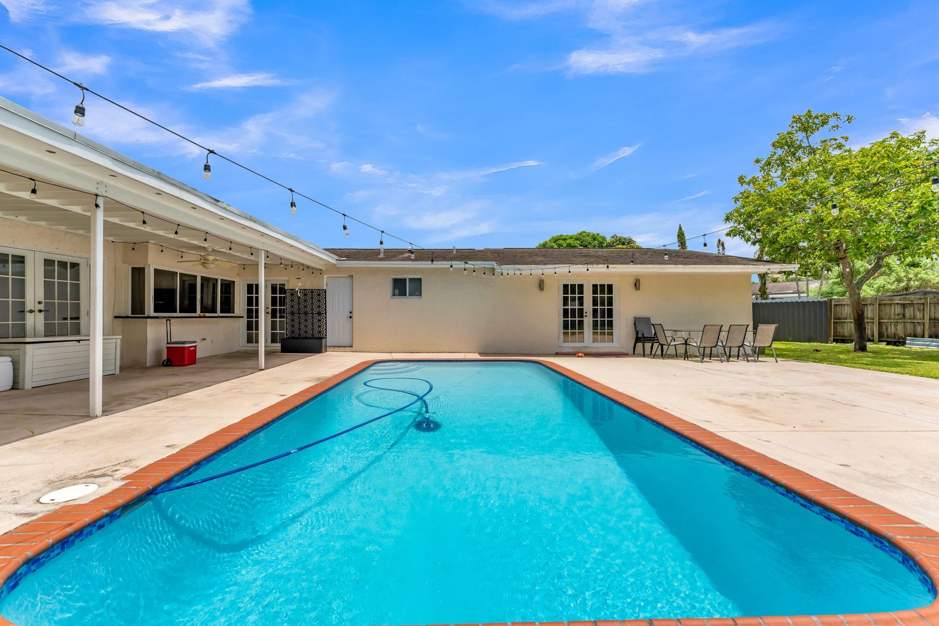 8880 NW 7th Street, Pembroke Pines, FL 33024 Photo