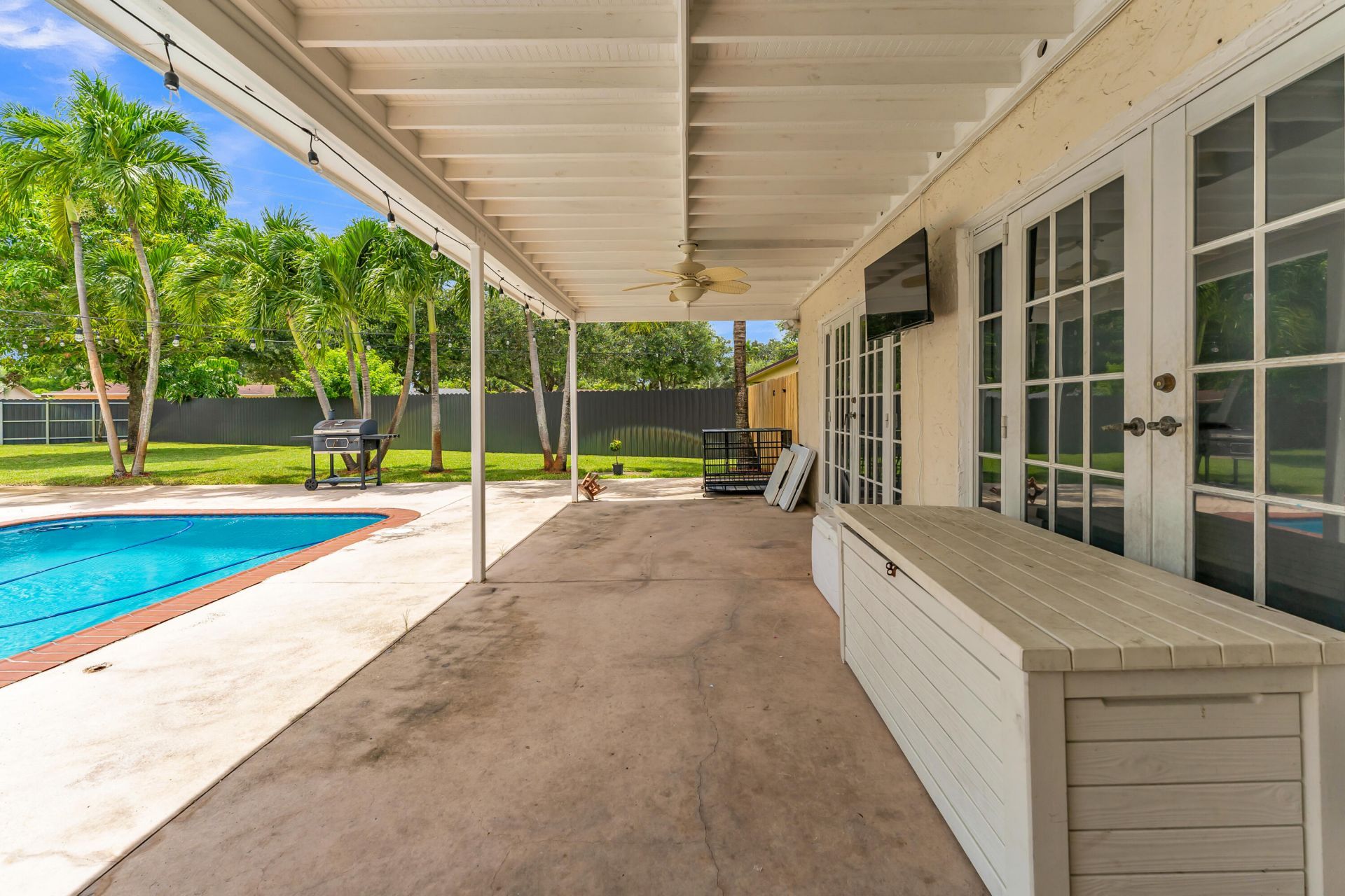 8880 NW 7th Street, Pembroke Pines, FL 33024 Photo