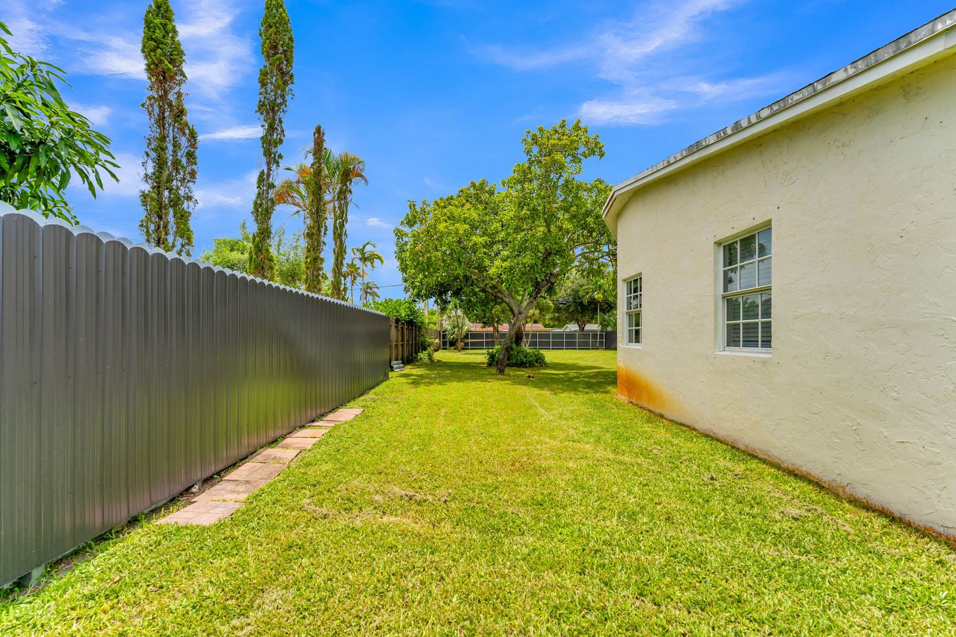 8880 NW 7th Street, Pembroke Pines, FL 33024 Photo
