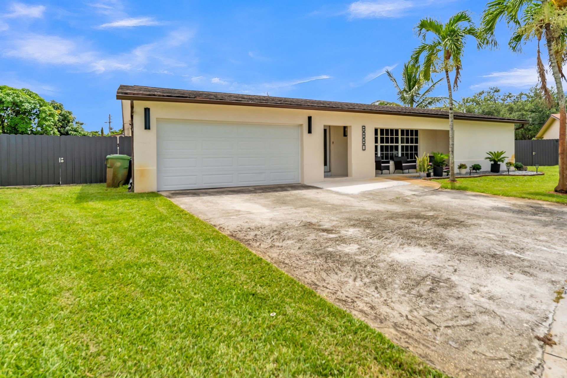 8880 NW 7th Street, Pembroke Pines, FL 33024 Photo