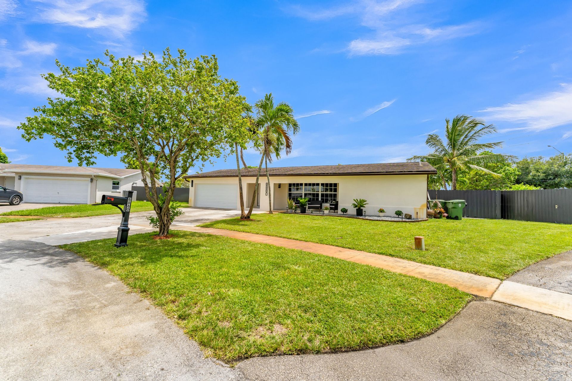 8880 NW 7th Street, Pembroke Pines, FL 33024 Photo