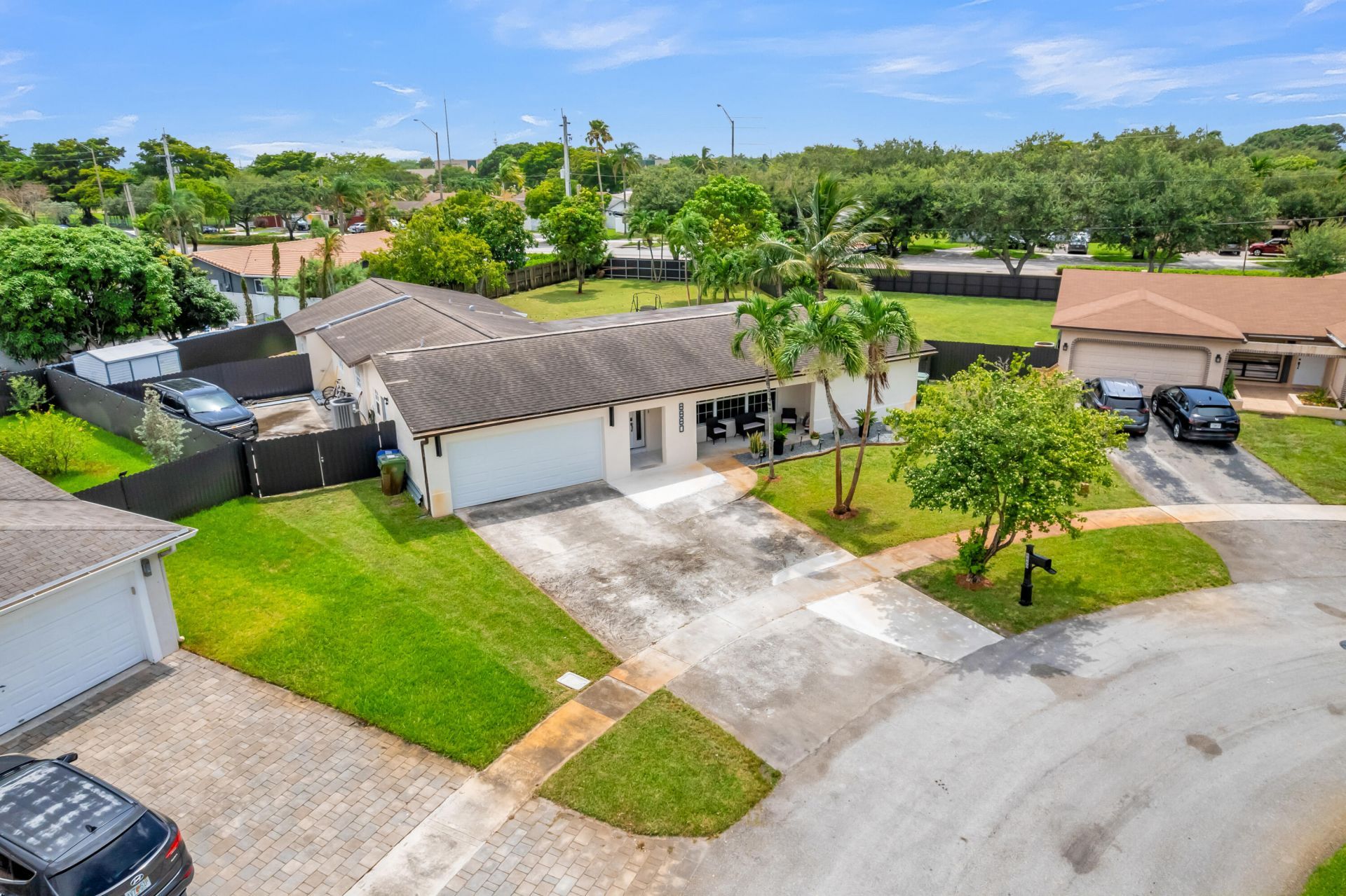 8880 NW 7th Street, Pembroke Pines, FL 33024 Photo
