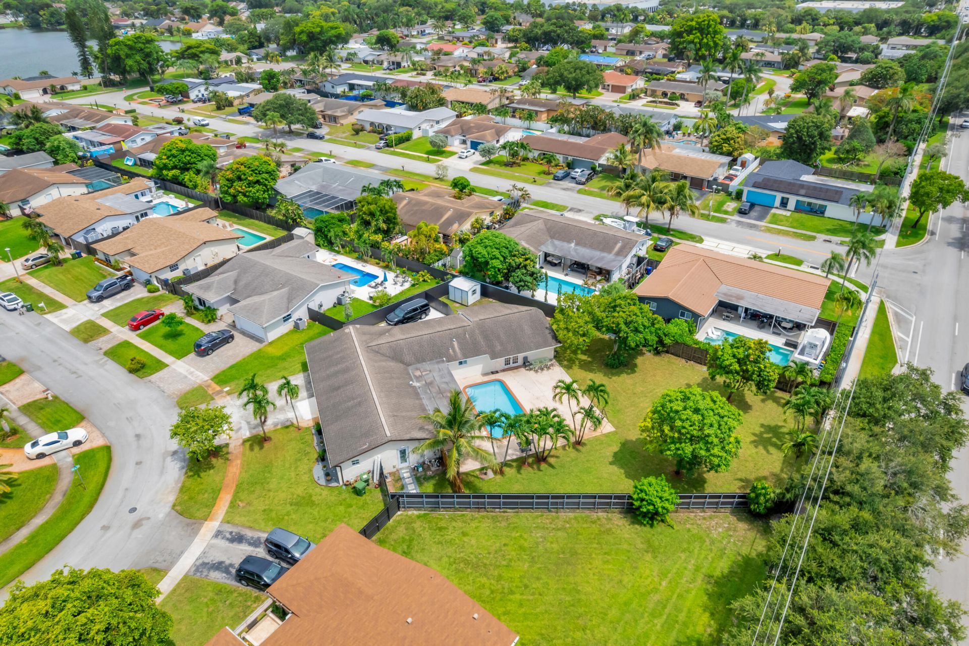 8880 NW 7th Street, Pembroke Pines, FL 33024 Photo
