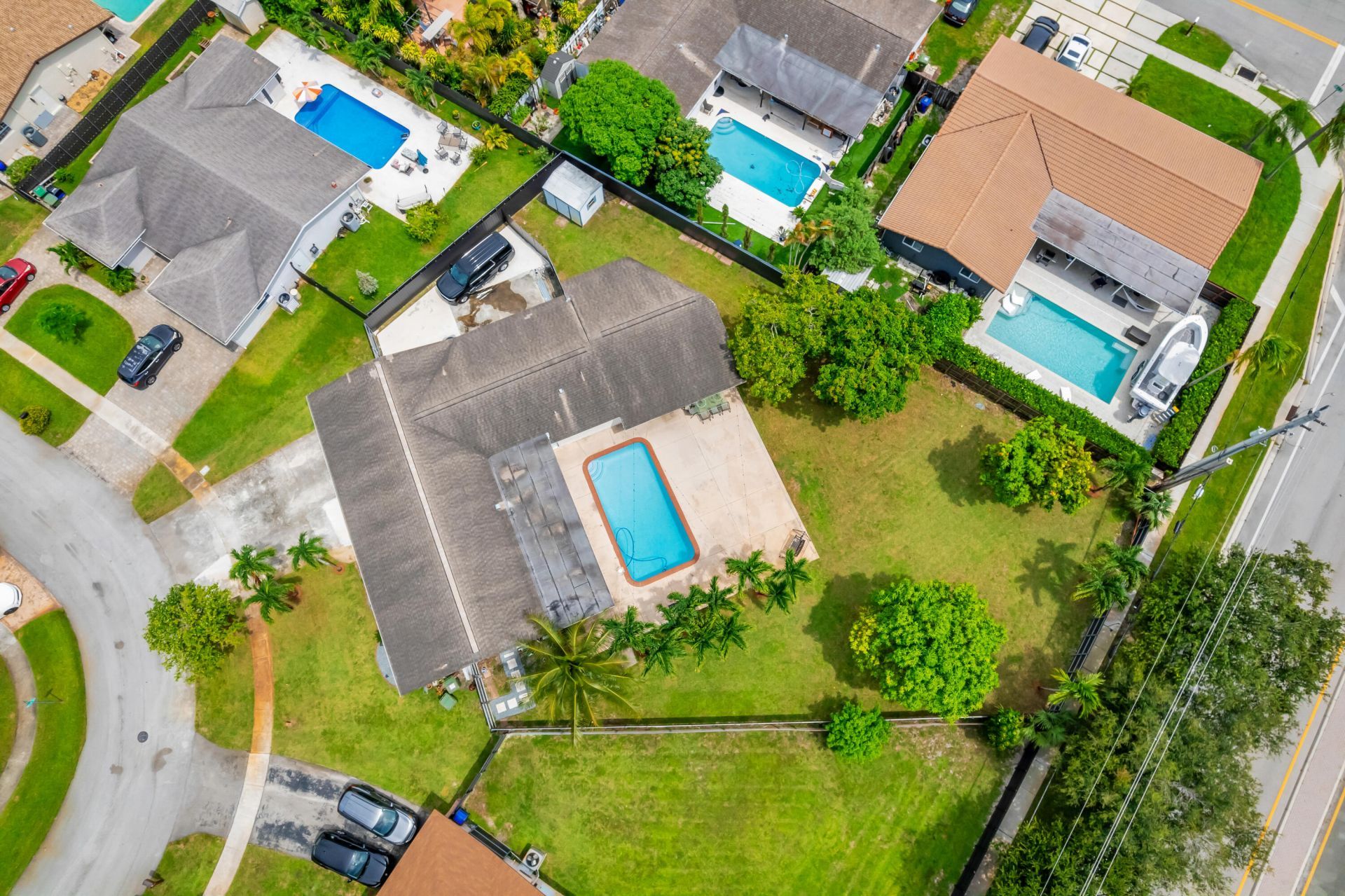 8880 NW 7th Street, Pembroke Pines, FL 33024 Photo