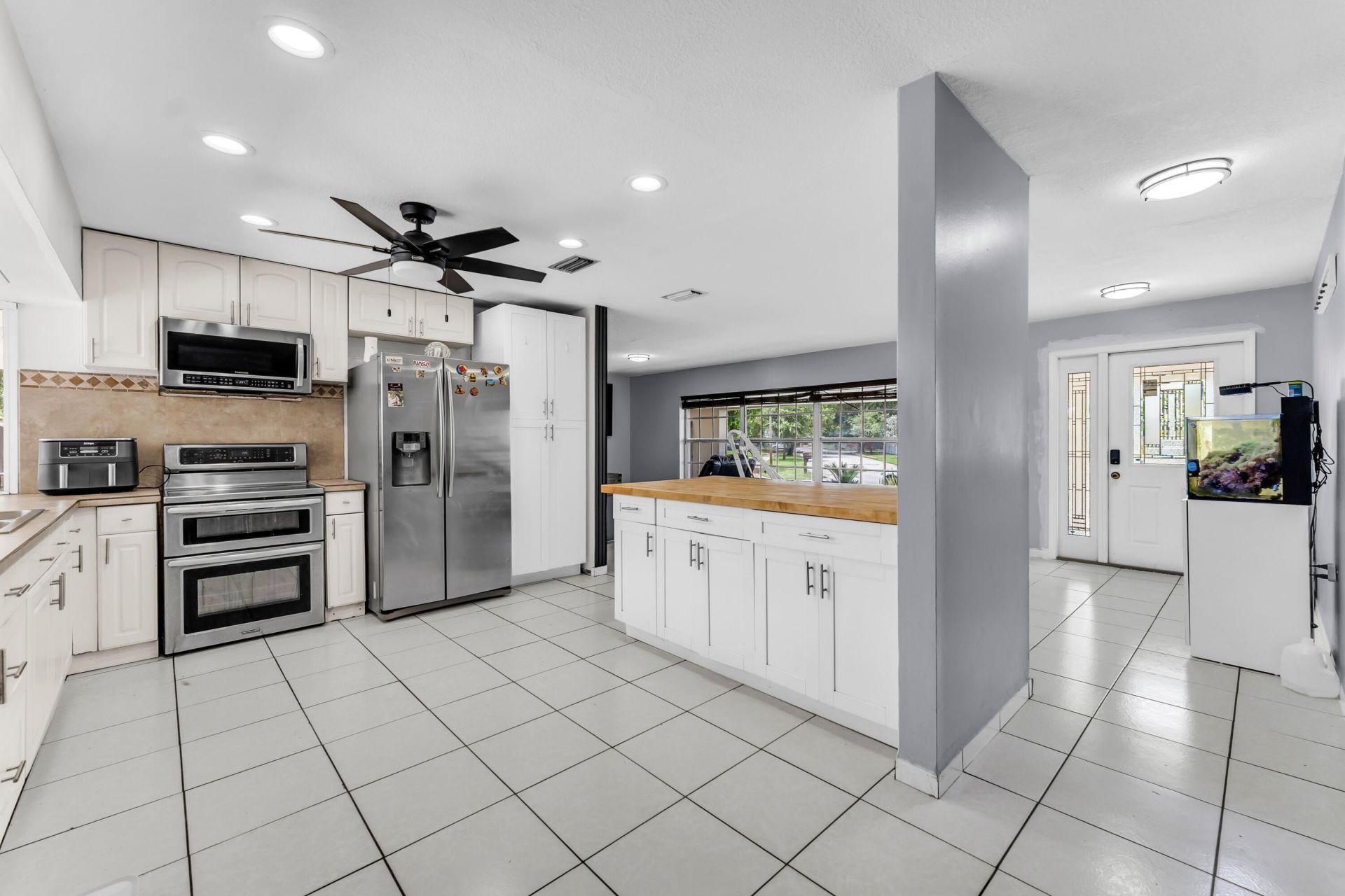 8880 NW 7th Street, Pembroke Pines, FL 33024 Photo