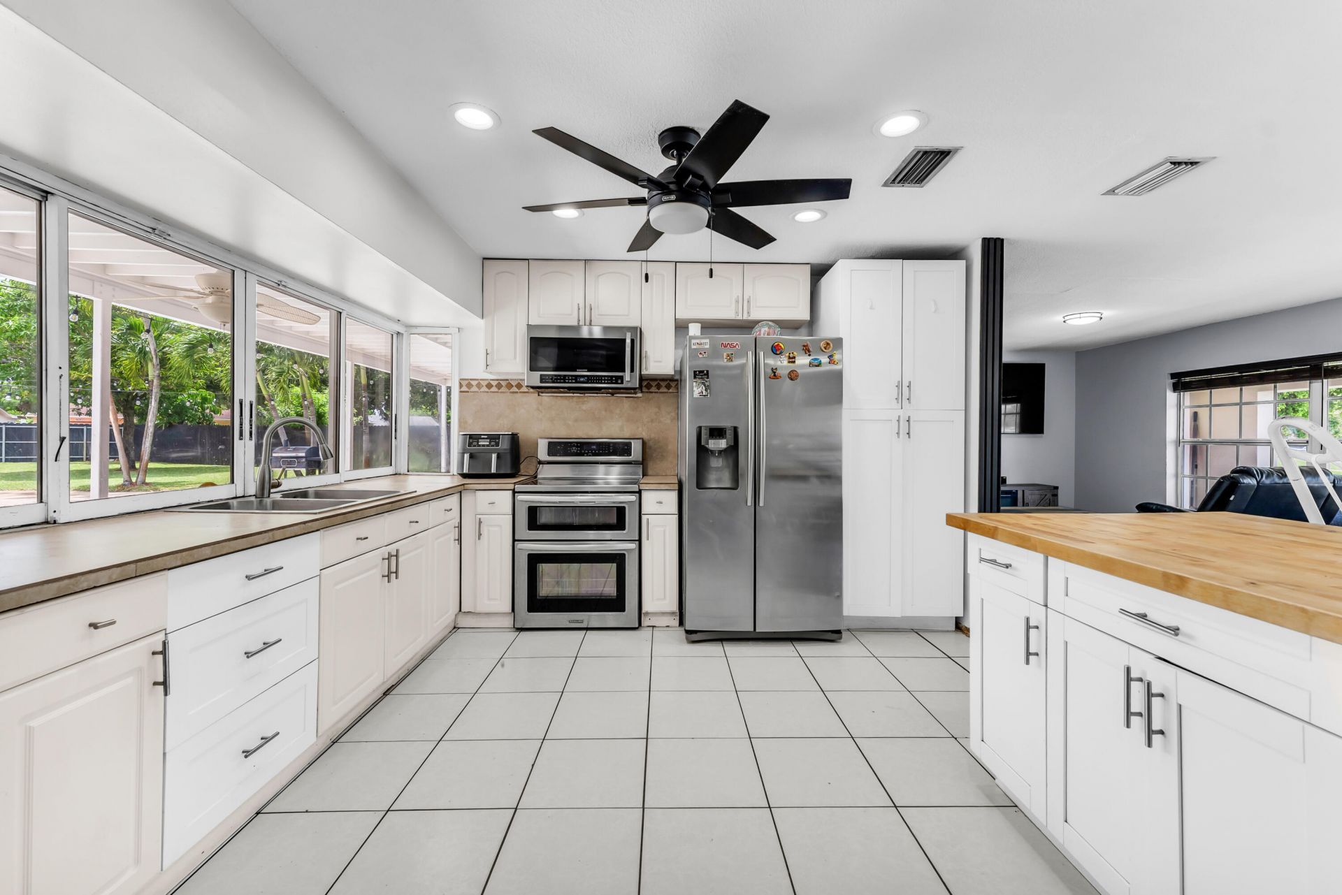 8880 NW 7th Street, Pembroke Pines, FL 33024 Photo
