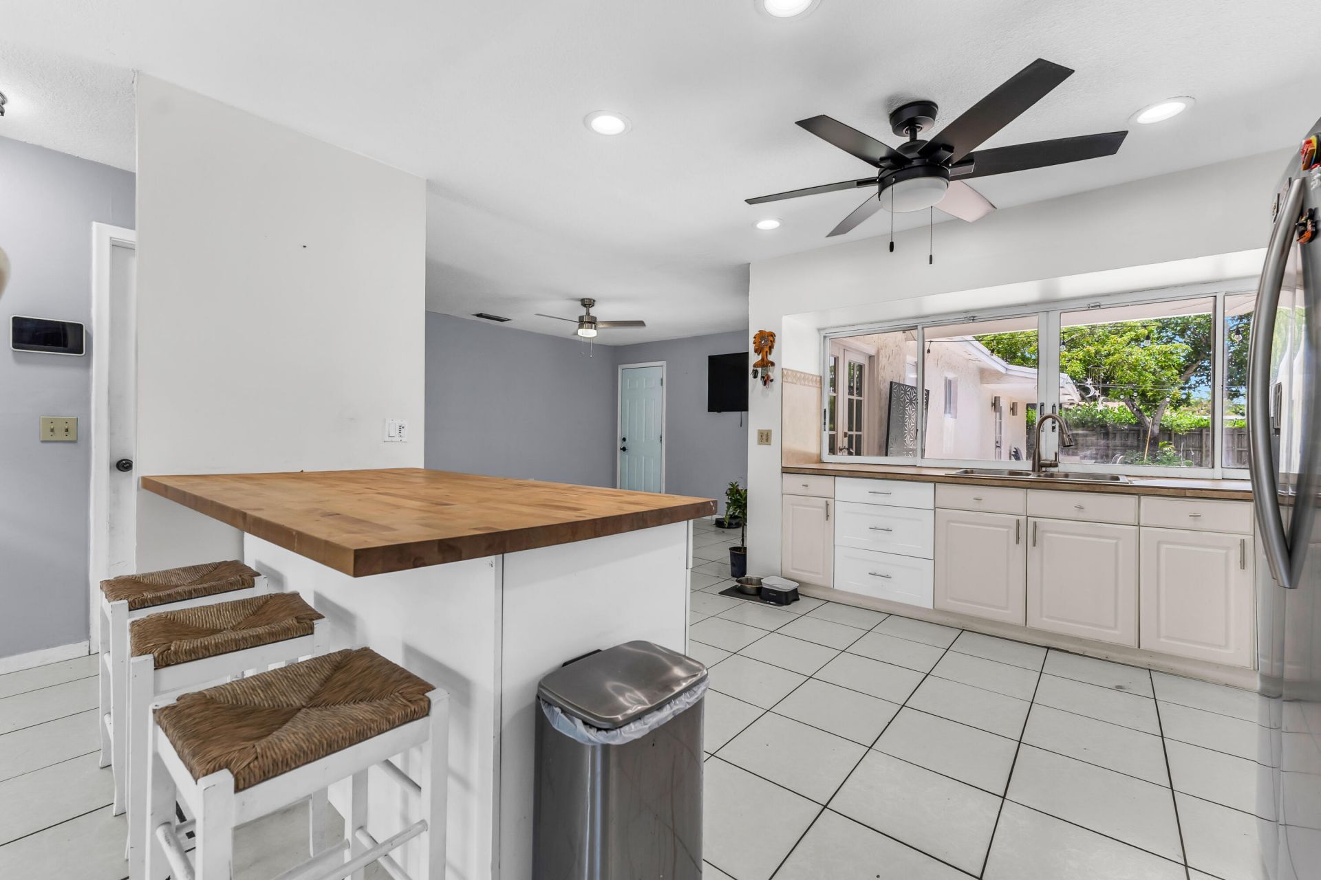 8880 NW 7th Street, Pembroke Pines, FL 33024 Photo