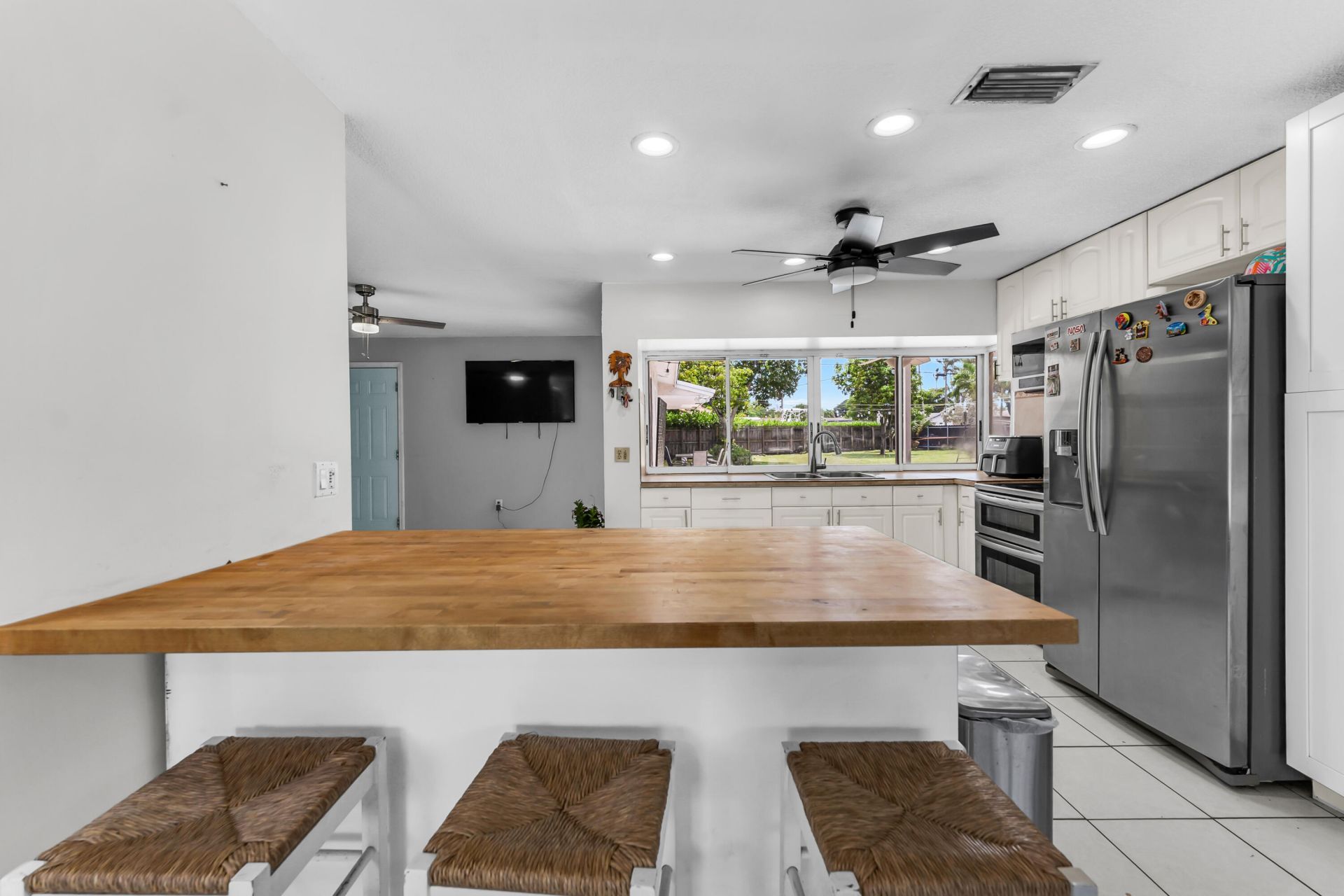 8880 NW 7th Street, Pembroke Pines, FL 33024 Photo