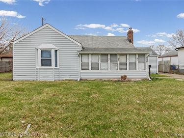 23276 Stewart Avenue, Warren, MI 48089