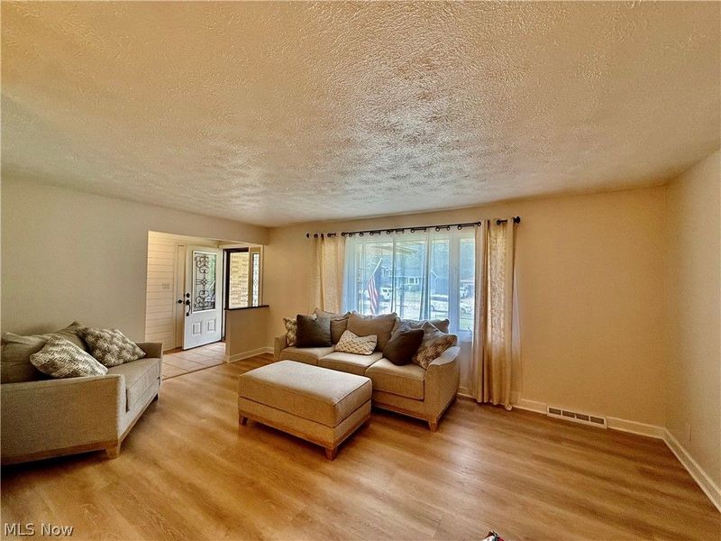 5687 Lancaster Drive, Brooklyn Heights, OH 44131 Photo 3