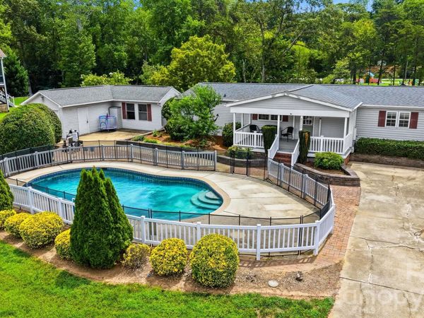 4520 Lake Drive, Sherrills Ford, NC 28673