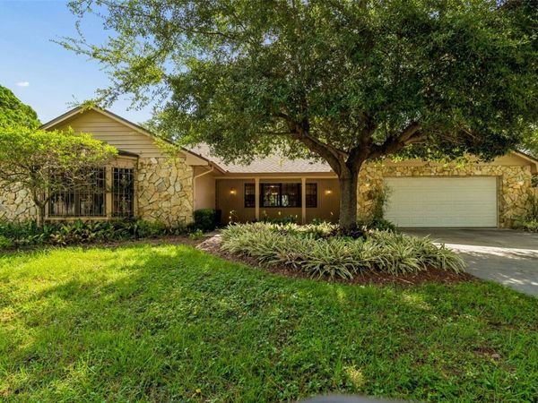 16509 ROUND OAK DRIVE , TAMPA, FL 33618