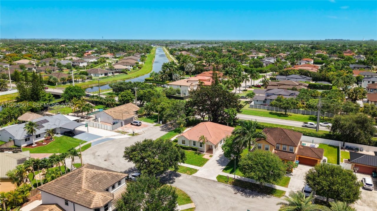 12971 SW 200th Ter , Miami, FL 33177 Photo